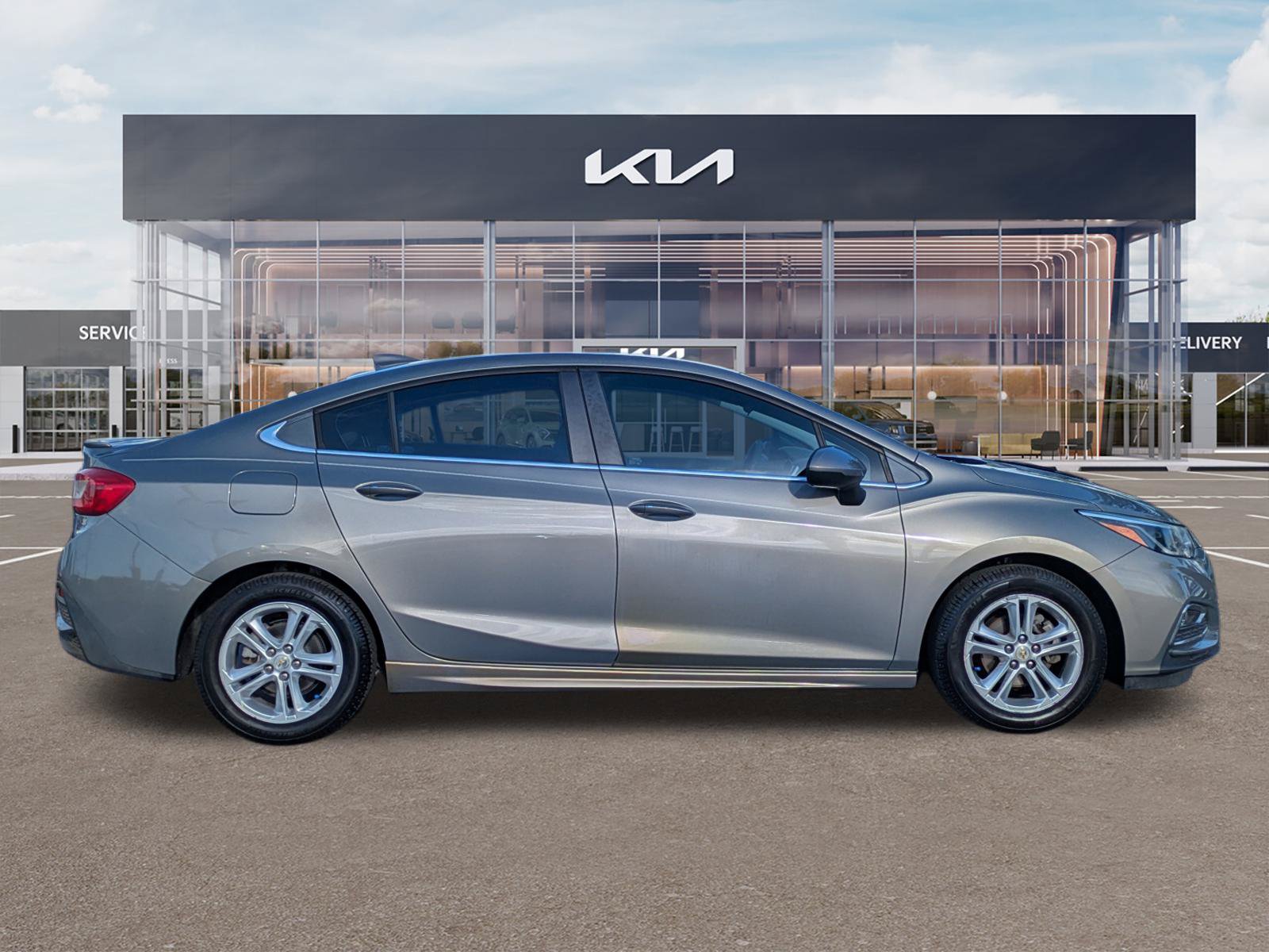 Used 2017 Chevrolet Cruze LT w/ Convenience Package FWD image 3
