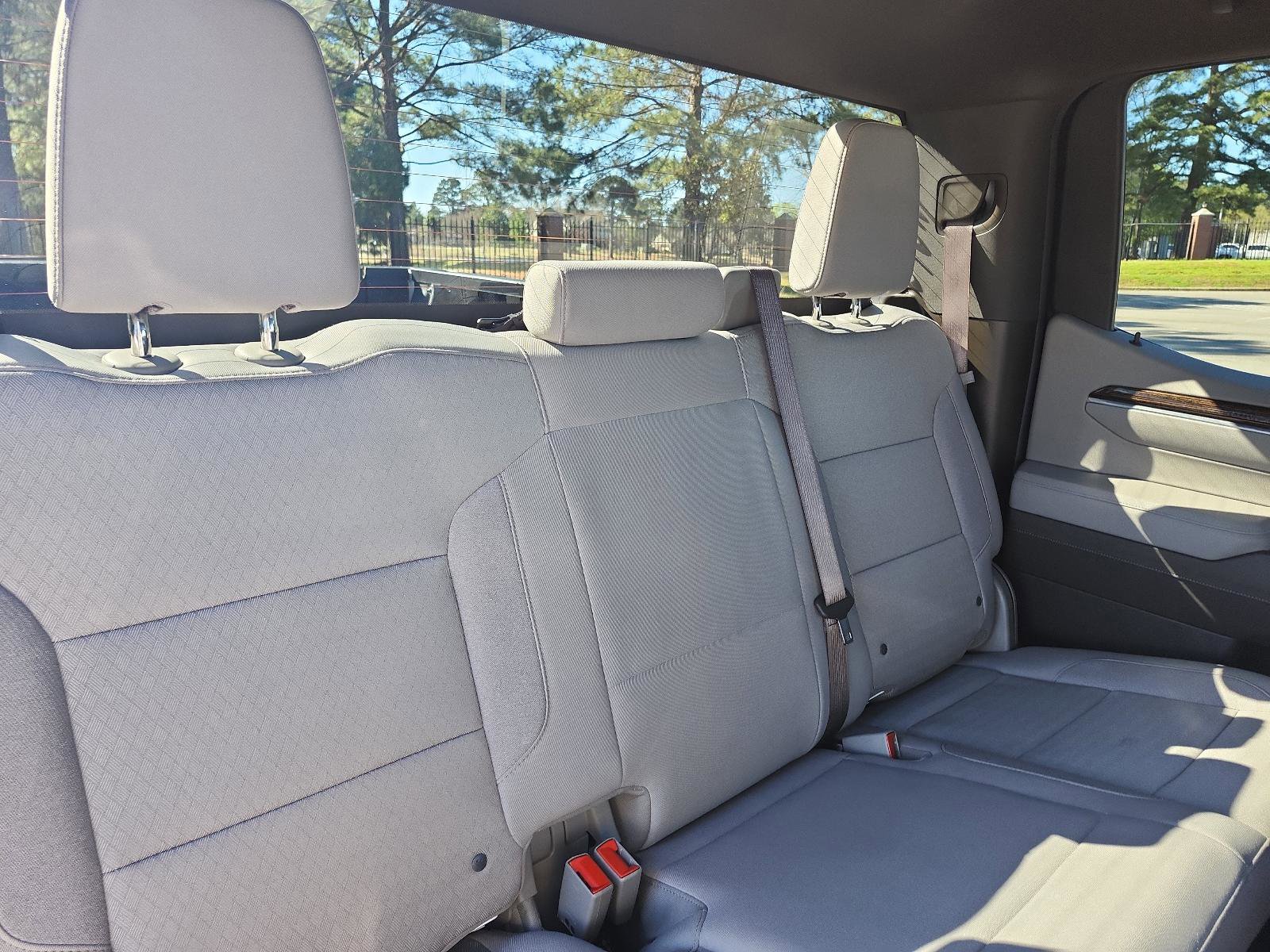 Used 2025 GMC Sierra 1500 SLE image 9