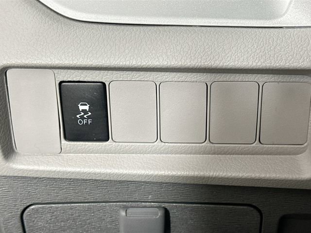 Used 2019 Toyota Sienna L image 21