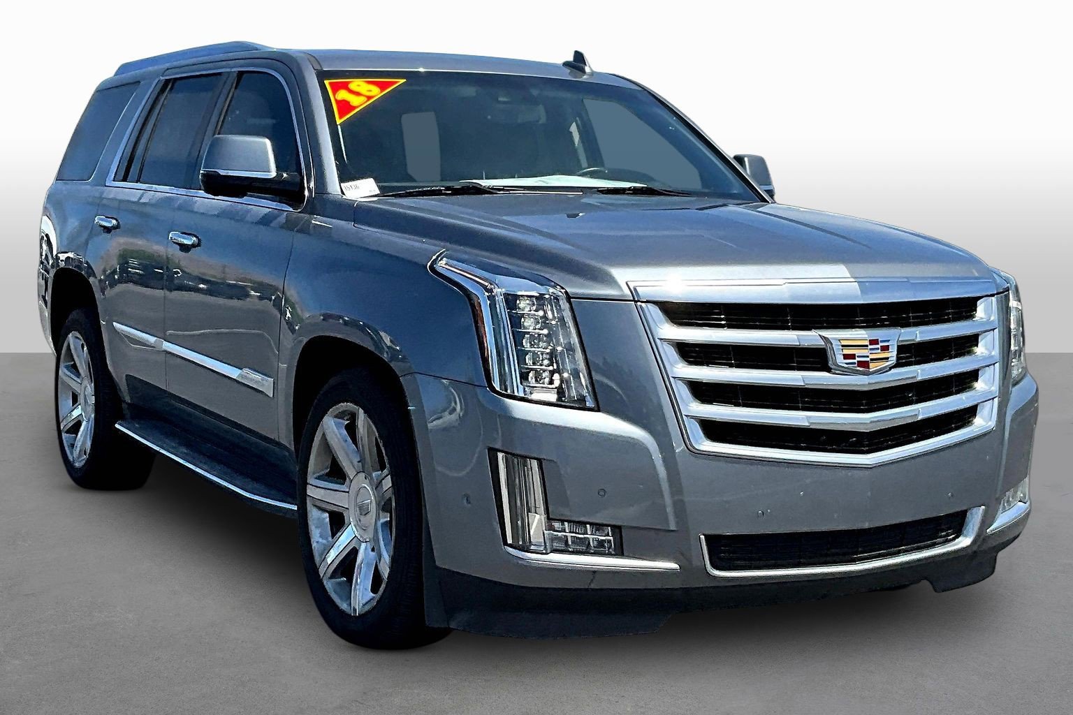 Used 2018 Cadillac Escalade Luxury AWD/4WD image 5