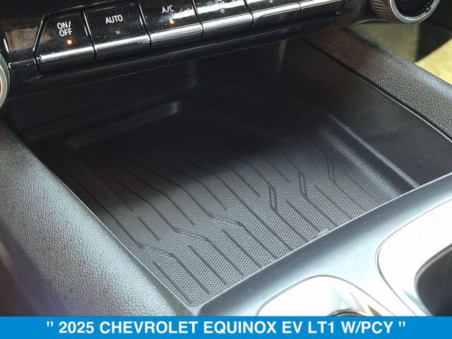 Used 2025 Chevrolet Equinox EV LT FWD image 25