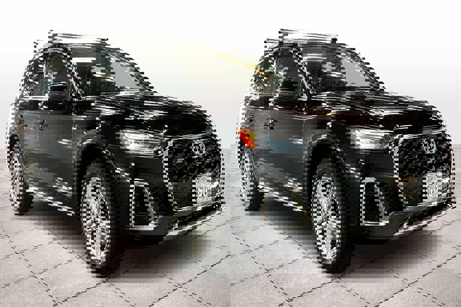 Used 2022 Audi Q5 e Premium w/ Convenience Package image 2