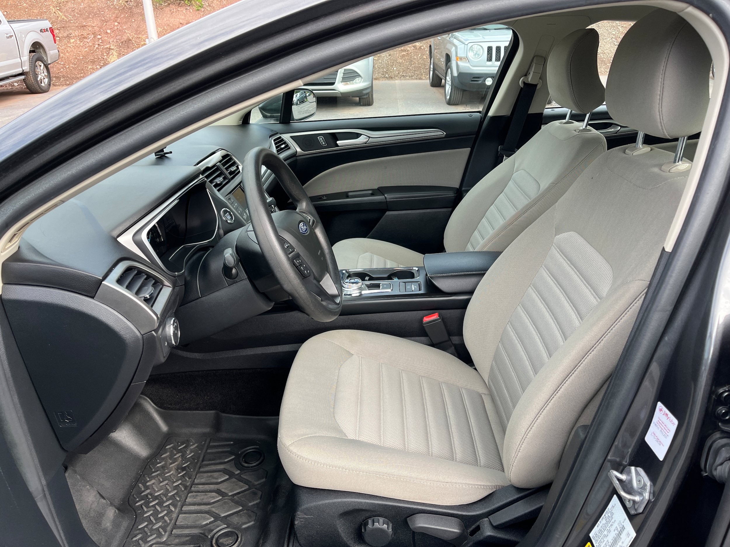 Used 2018 Ford Fusion S FWD image 11
