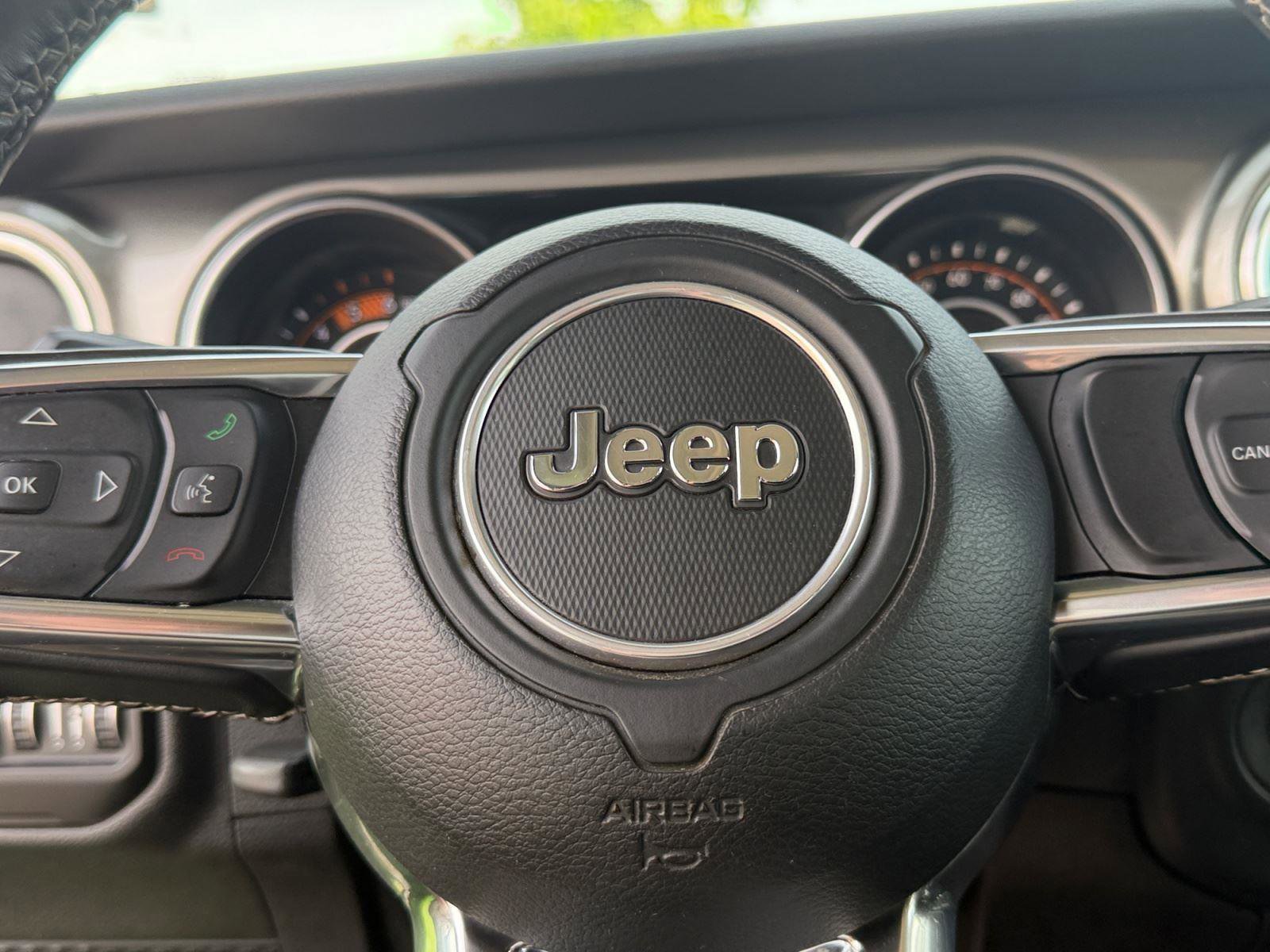 Used 2018 Jeep Wrangler Unlimited Sahara w/ Dual Top Group image 28