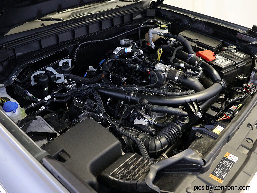 Used 2025 Ford Bronco Heritage Edition AWD/4WD image 40