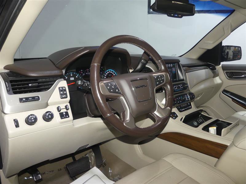 Used 2019 GMC Yukon Denali w/ Denali Ultimate Package AWD/4WD image 23