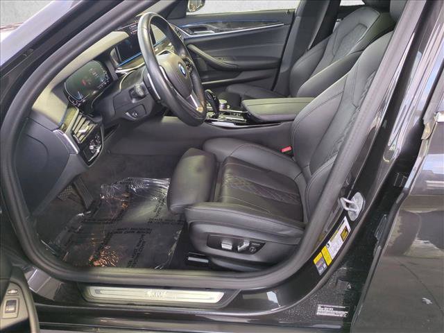 Used 2023 BMW 530e w/ Convenience Package image 17