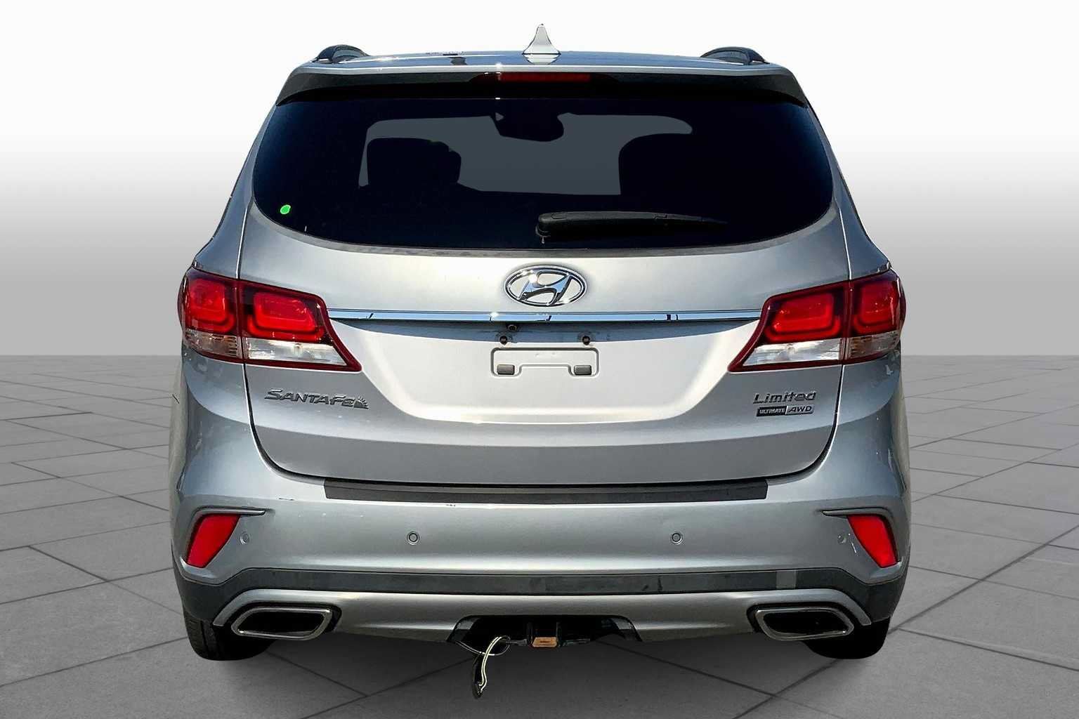 Used 2017 Hyundai Santa Fe Limited AWD/4WD image 5
