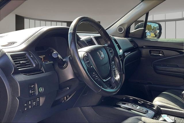 Used 2020 Honda Ridgeline RTL-E image 13