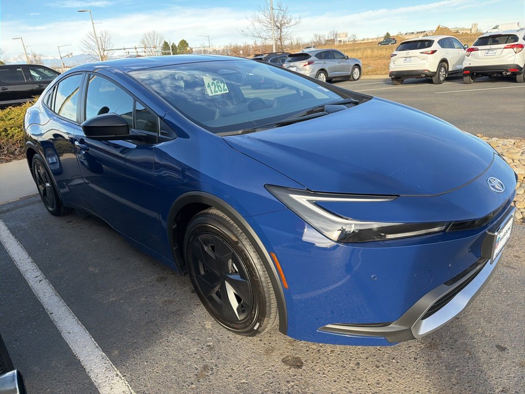 Used 2025 Toyota Prius Plug-In Hybrid video 2