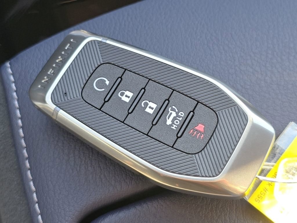 New 2026 INFINITI QX80 4WD image 35