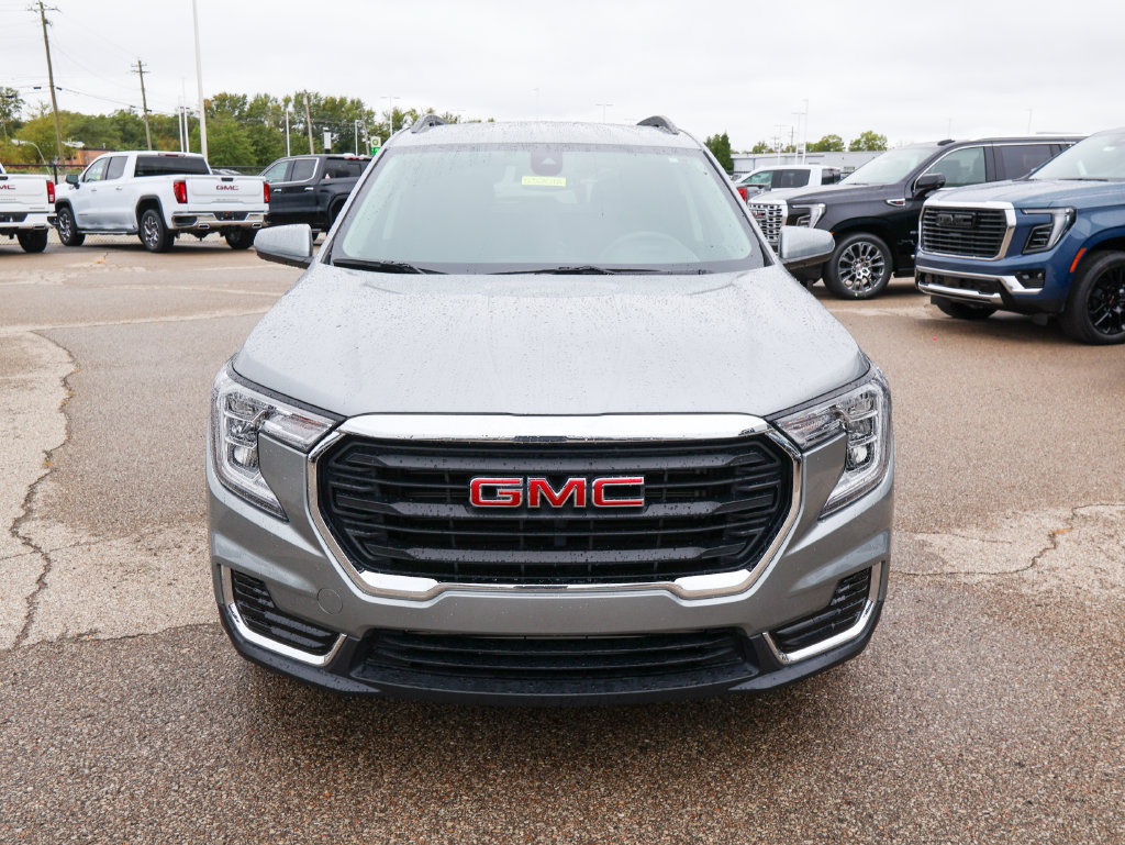 Used 2023 GMC Terrain SLE w/ Driver Convenience Package FWD image 25