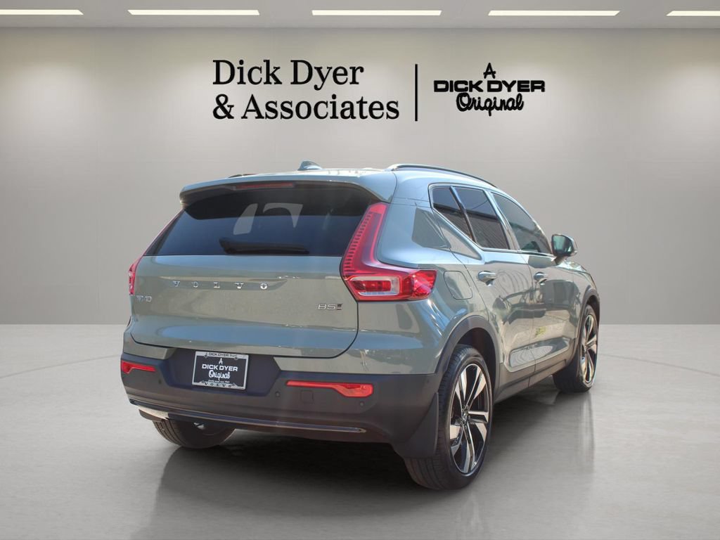 Used 2025 Volvo XC40 B5 Ultra w/ Protection Package Premier AWD/4WD image 11