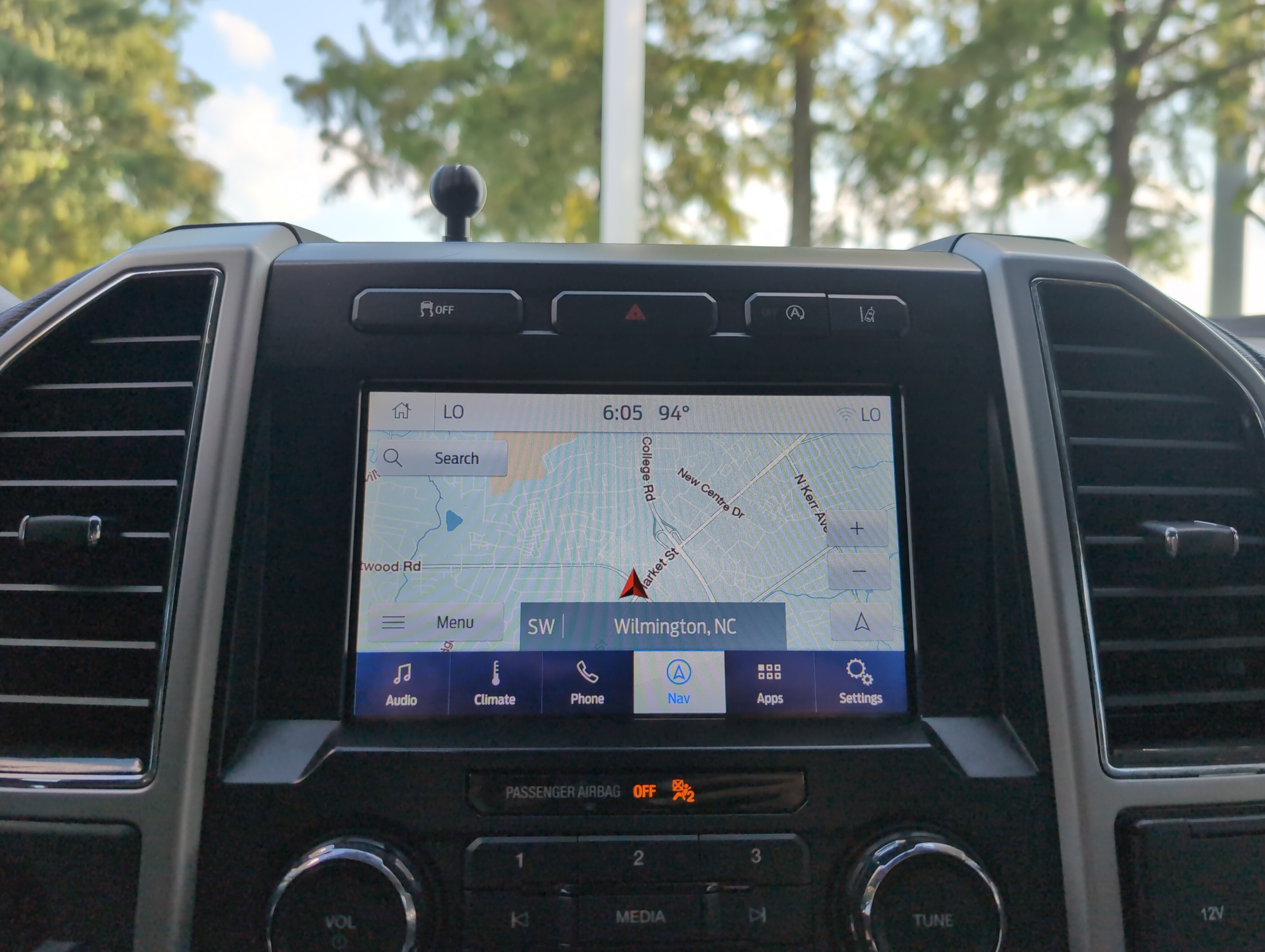 Used 2020 Ford F150 Lariat RWD image 24