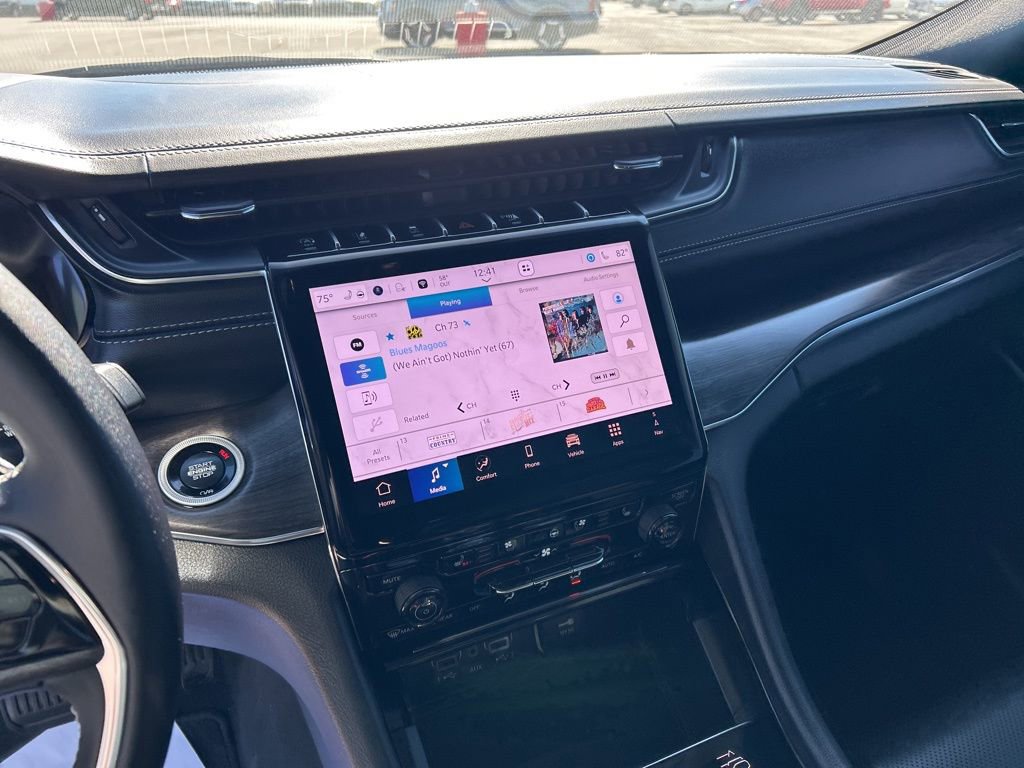 Used 2025 Jeep Grand Cherokee L Overland w/ Luxury Tech Group IV image 15