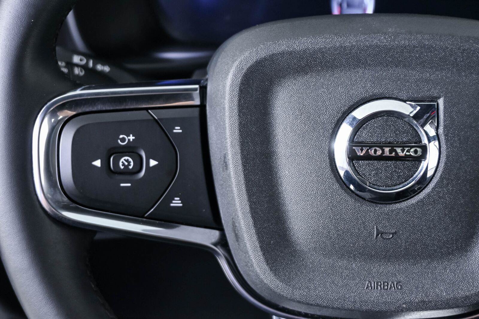 Certified 2024 Volvo C40 P8 Recharge Plus w/ Climate Package AWD/4WD image 9