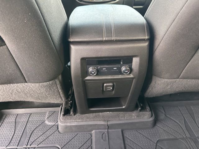 Used 2020 Chevrolet Traverse LT image 21