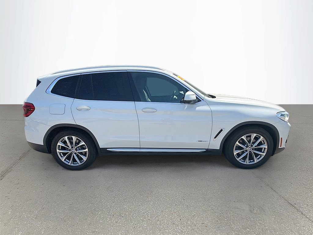 Used 2018 BMW X3 xDrive30i AWD/4WD image 3