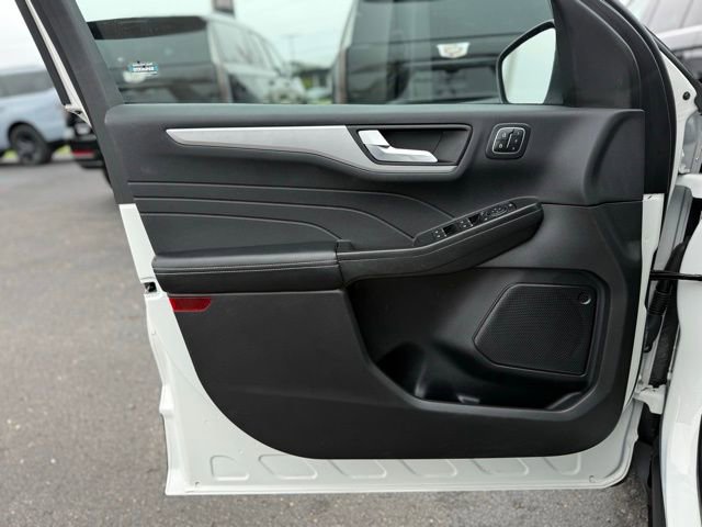 Used 2023 Ford Escape Platinum AWD/4WD image 11