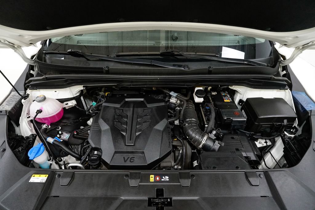 Certified 2024 Kia Carnival LX image 3