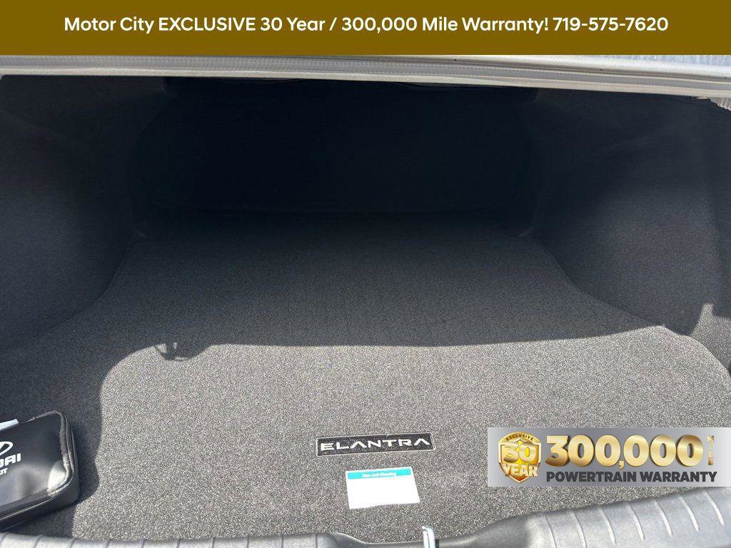 New 2025 Hyundai Elantra SEL image 24