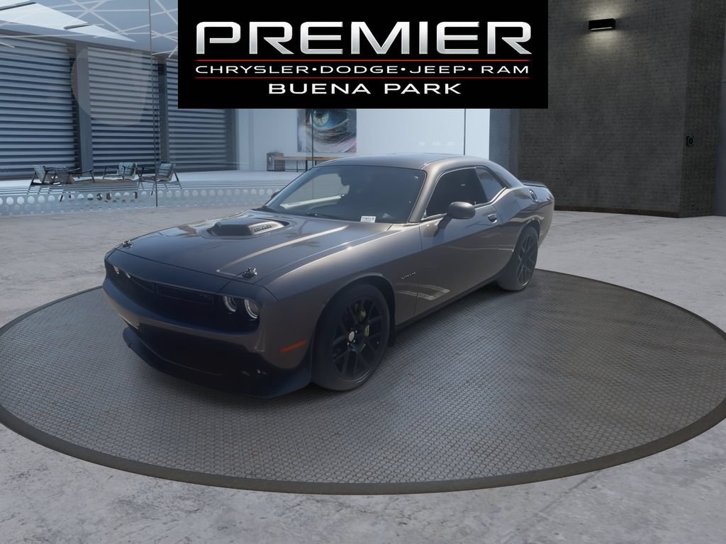 Used 2021 Dodge Challenger R/T w/ Driver Convenience Group RWD image 5