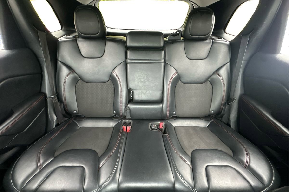 Used 2019 Jeep Cherokee Trailhawk w/ Cold Weather Group image 13