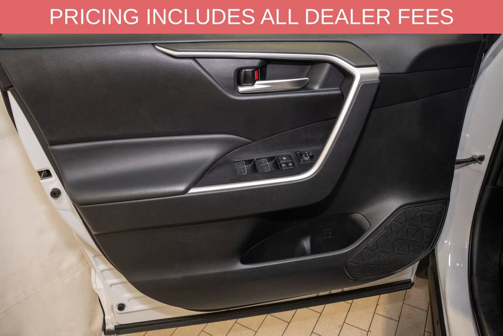 Used 2024 Toyota RAV4 XLE FWD image 11