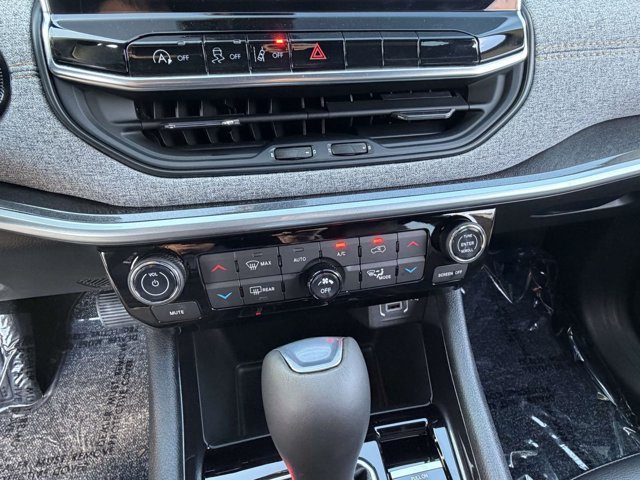 New 2026 Jeep Compass Latitude AWD/4WD image 10