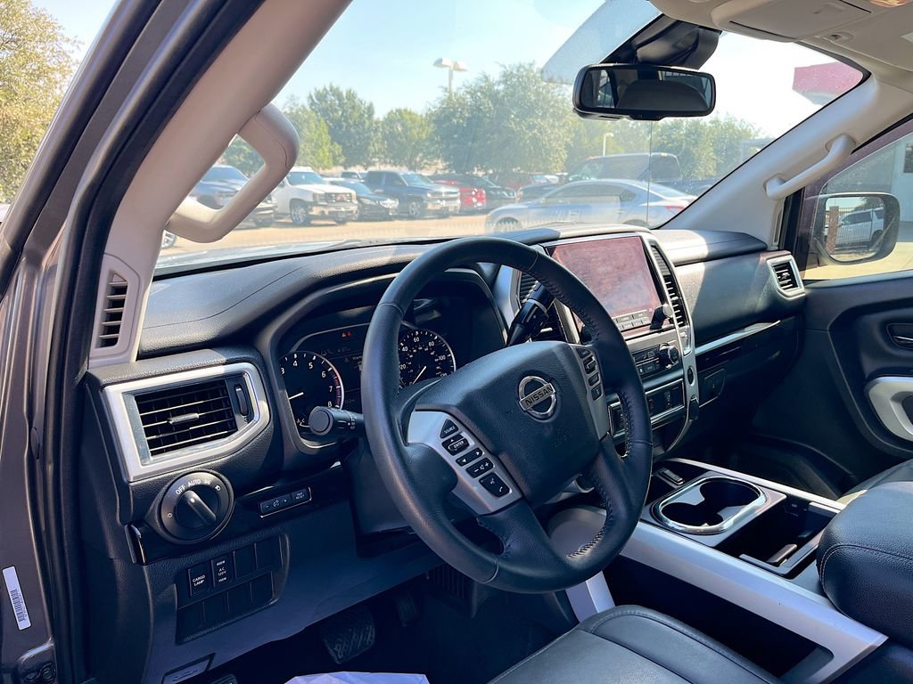 Used 2021 Nissan Titan SV w/ SV Convenience Package image 9