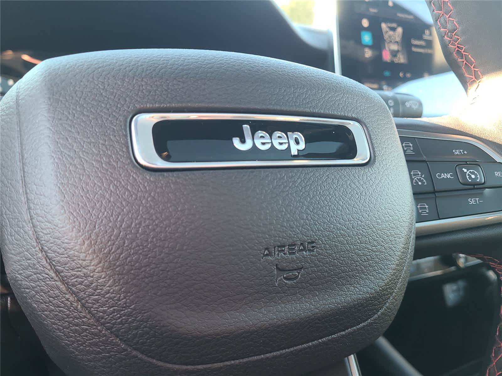 New 2024 Jeep Compass Trailhawk w/ Sun and Sound Group AWD/4WD image 32