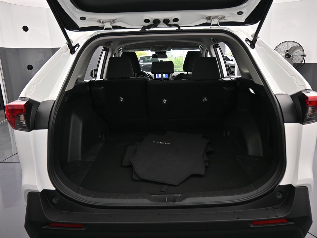 Used 2023 Toyota RAV4 LE image 28