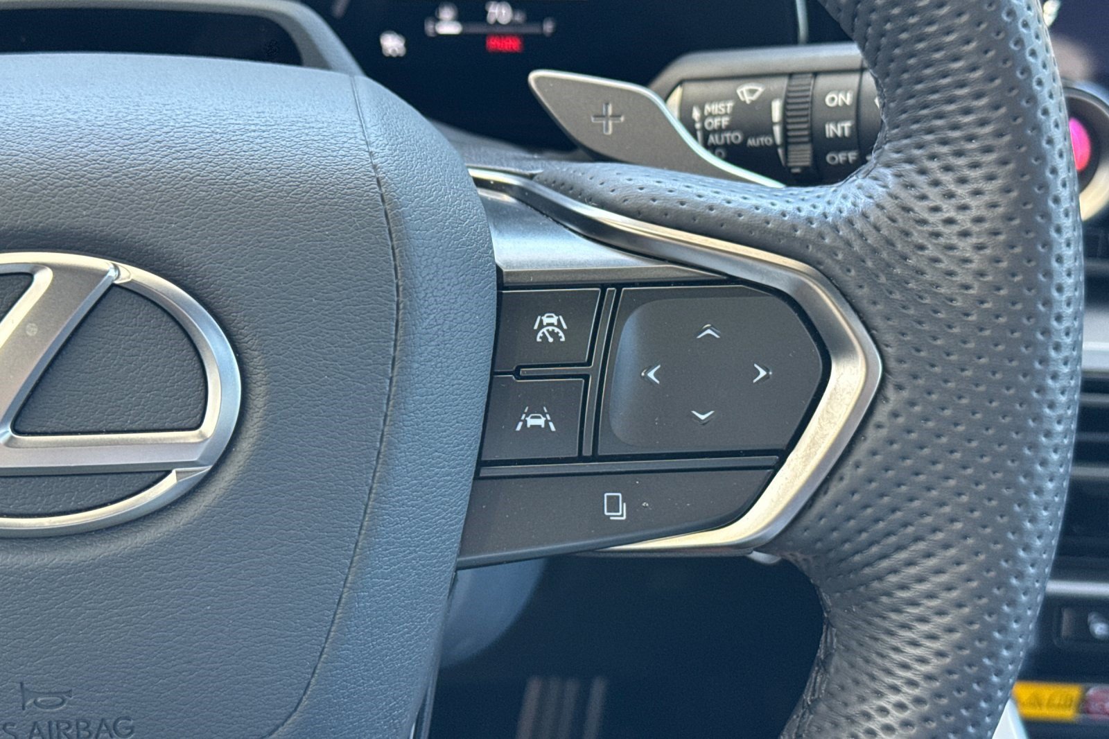 Certified 2025 Lexus TX 500h AWD w/ Technology Package image 33