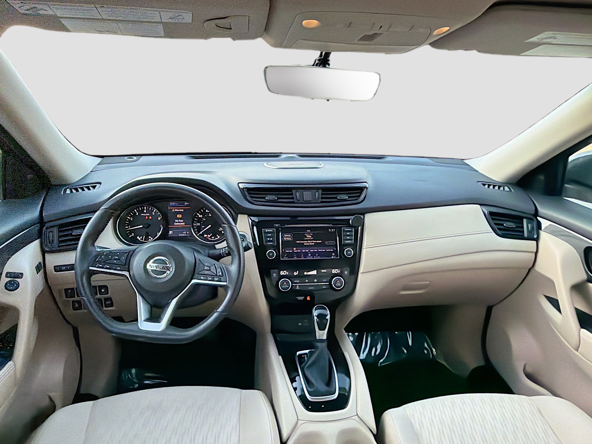 Used 2018 Nissan Rogue SV w/ Sun & Sound Touring Package image 16