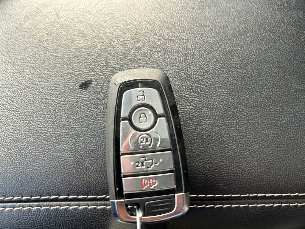 Used 2023 Jeep Grand Cherokee L Limited w/ Luxury Tech Group II image 33