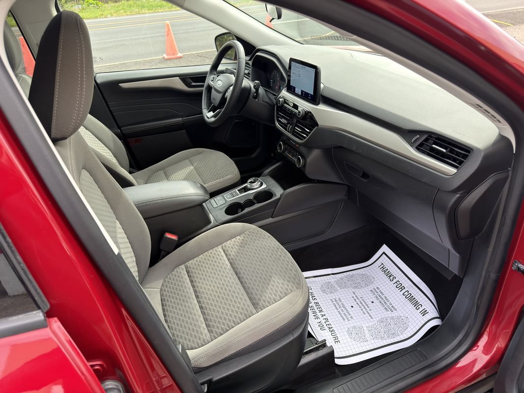 Used 2022 Ford Escape SE w/ SE Sport Appearance Package AWD/4WD image 32