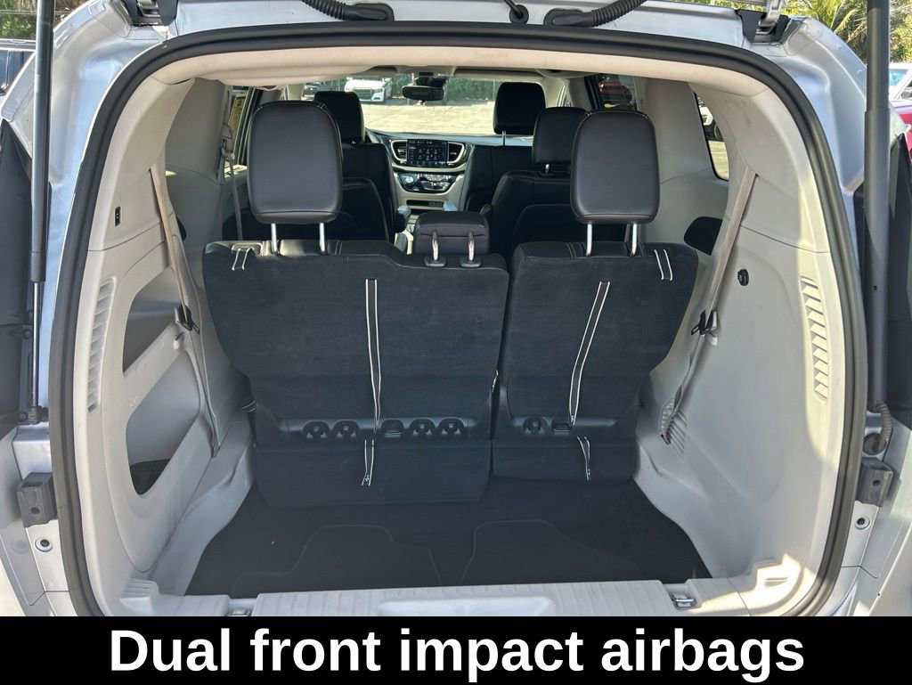 Used 2024 Chrysler Pacifica Touring-L FWD image 27