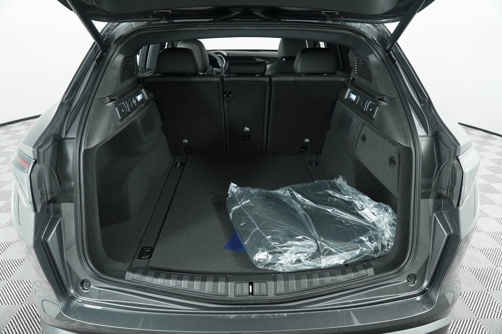 New 2025 Alfa Romeo Stelvio Sprint image 33