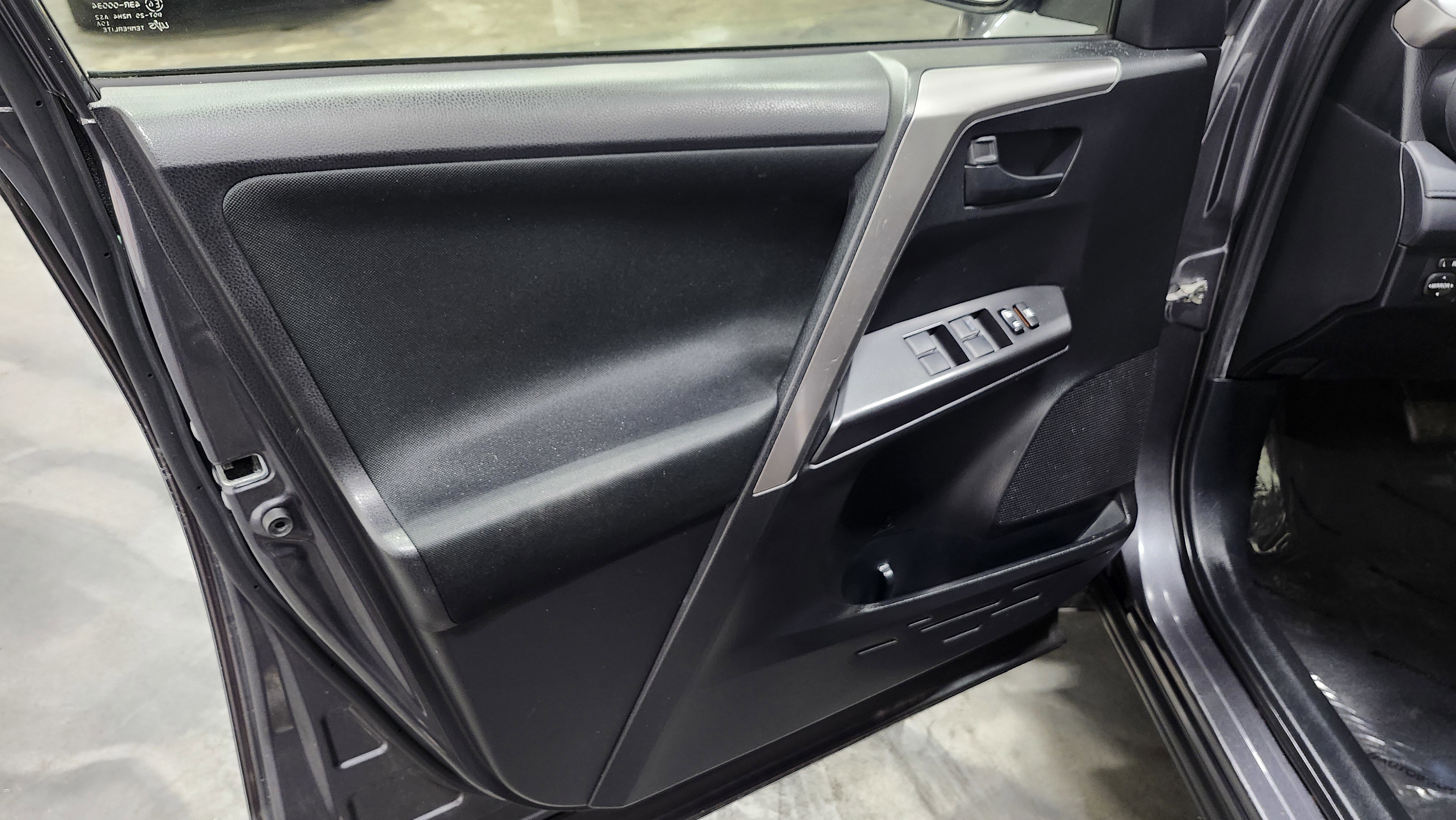 Used 2017 Toyota RAV4 LE w/ All Weather Liner Package image 22