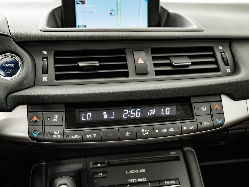 Used 2014 Lexus CT 200h FWD image 33