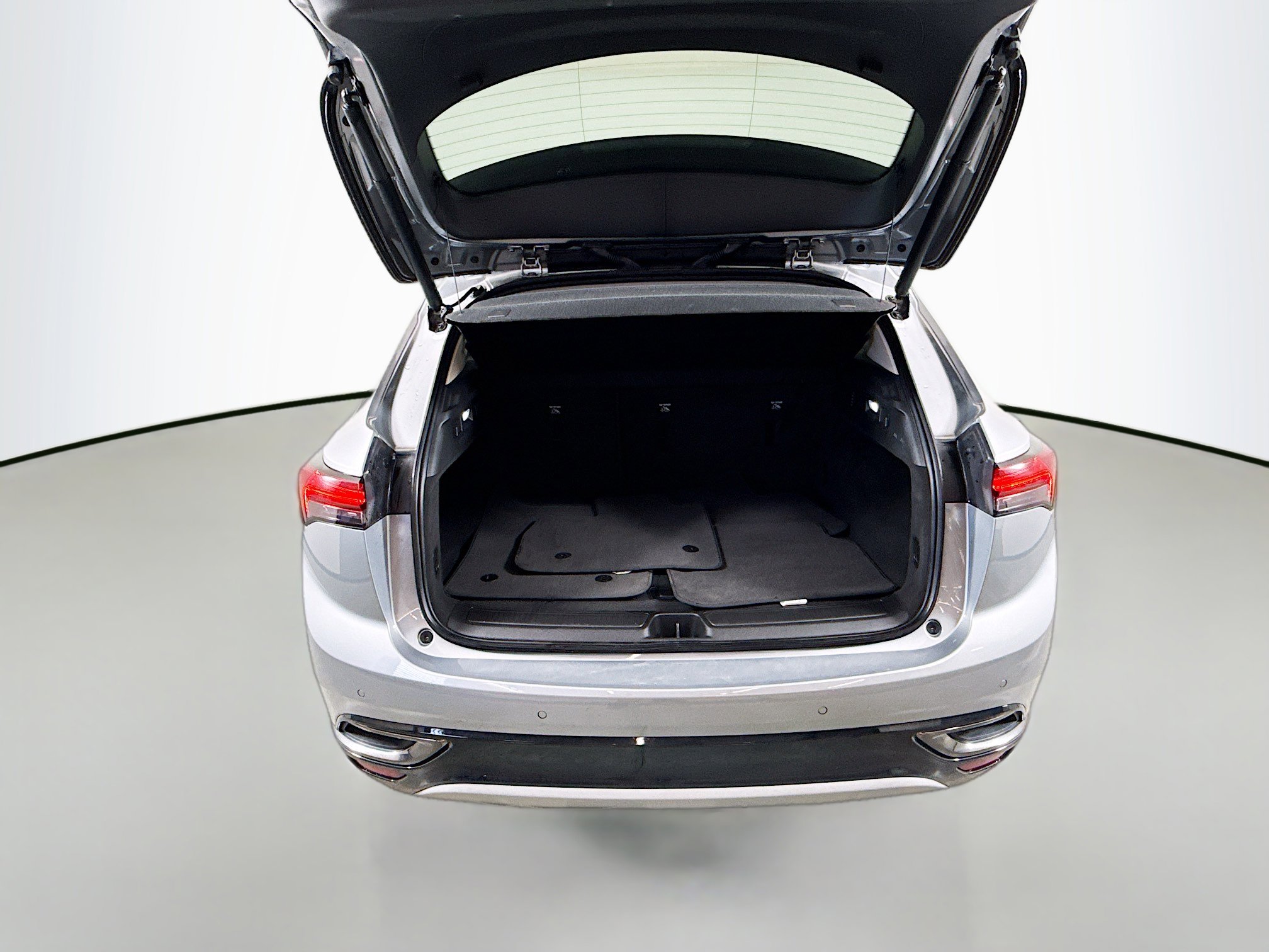 Used 2023 Buick Envision Essence w/ Sport Touring Package image 24