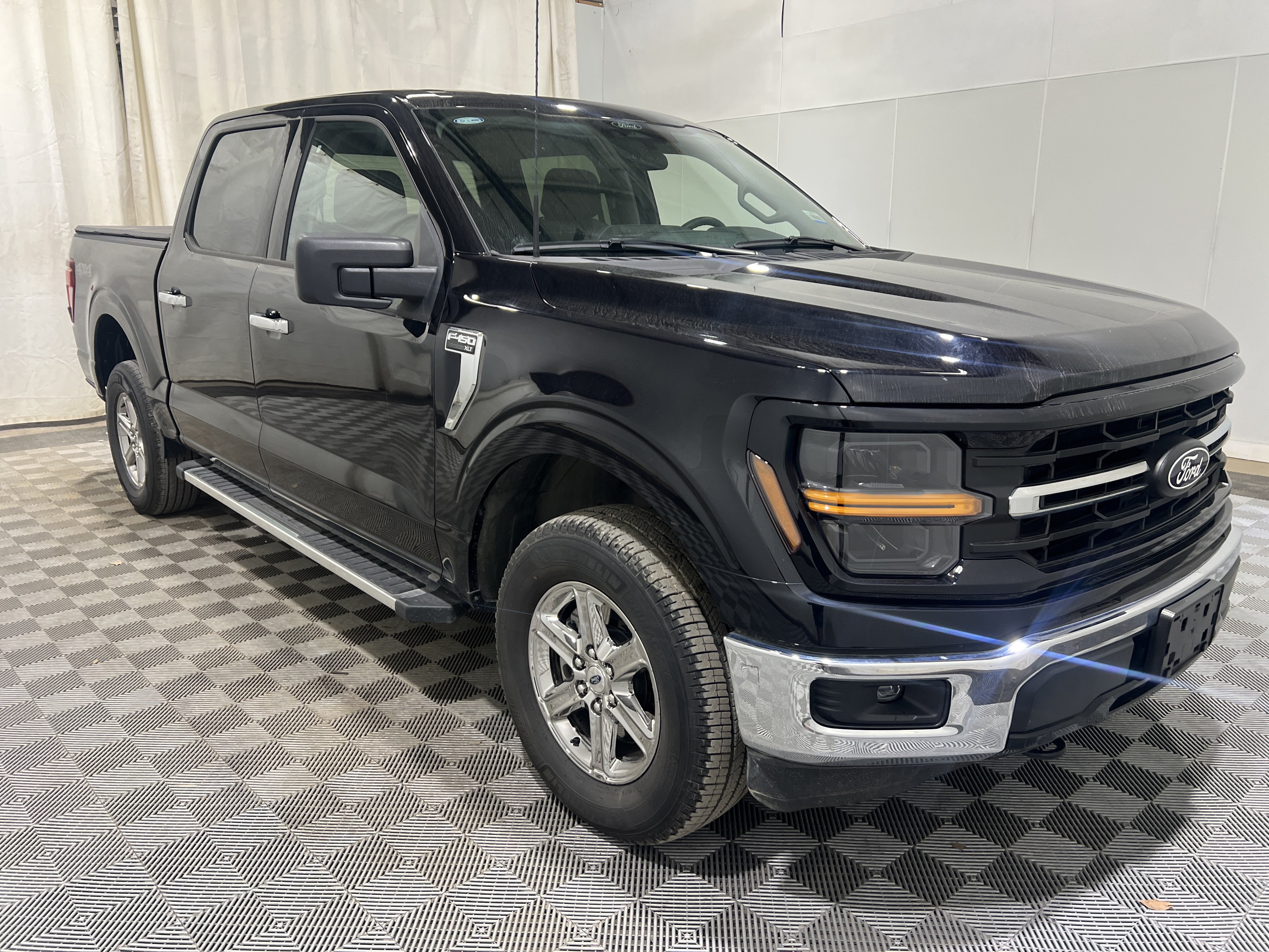 Used 2025 Ford F150 XLT w/ Equipment Group 301A Standard AWD/4WD image 4