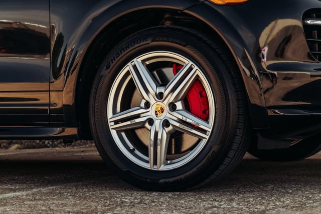 Used 2012 Porsche Cayenne Turbo AWD/4WD image 46