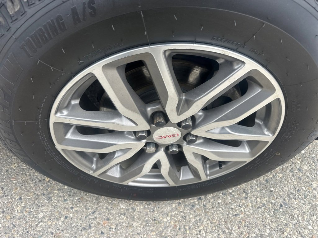 Used 2020 GMC Acadia SLE w/ Driver Convenience Package image 17