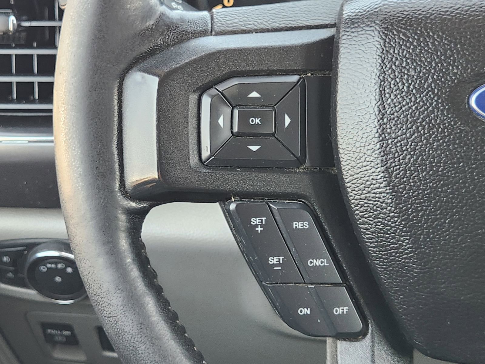 Used 2018 Ford F150 XLT w/ Equipment Group 302A Luxury AWD/4WD image 30