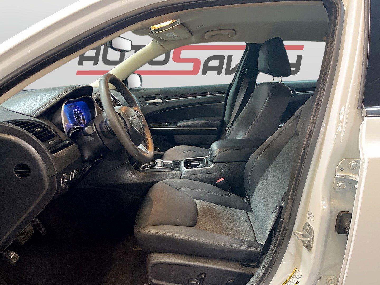 Used 2023 Chrysler 300 Touring RWD image 19