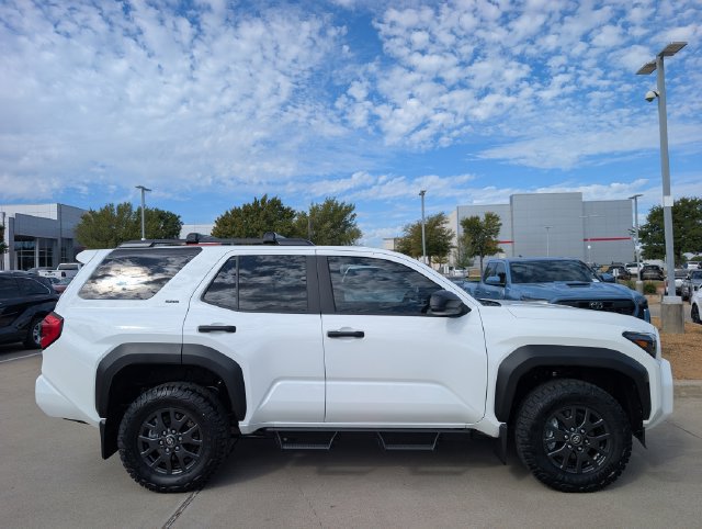 New 2026 Toyota 4Runner SR5 AWD/4WD image 3