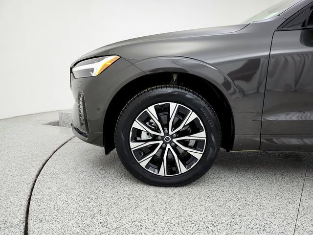Certified 2025 Volvo XC60 B5 Plus w/ Climate Package AWD/4WD image 42