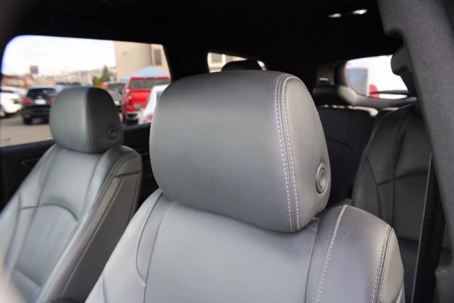Used 2022 Buick Enclave Premium image 12