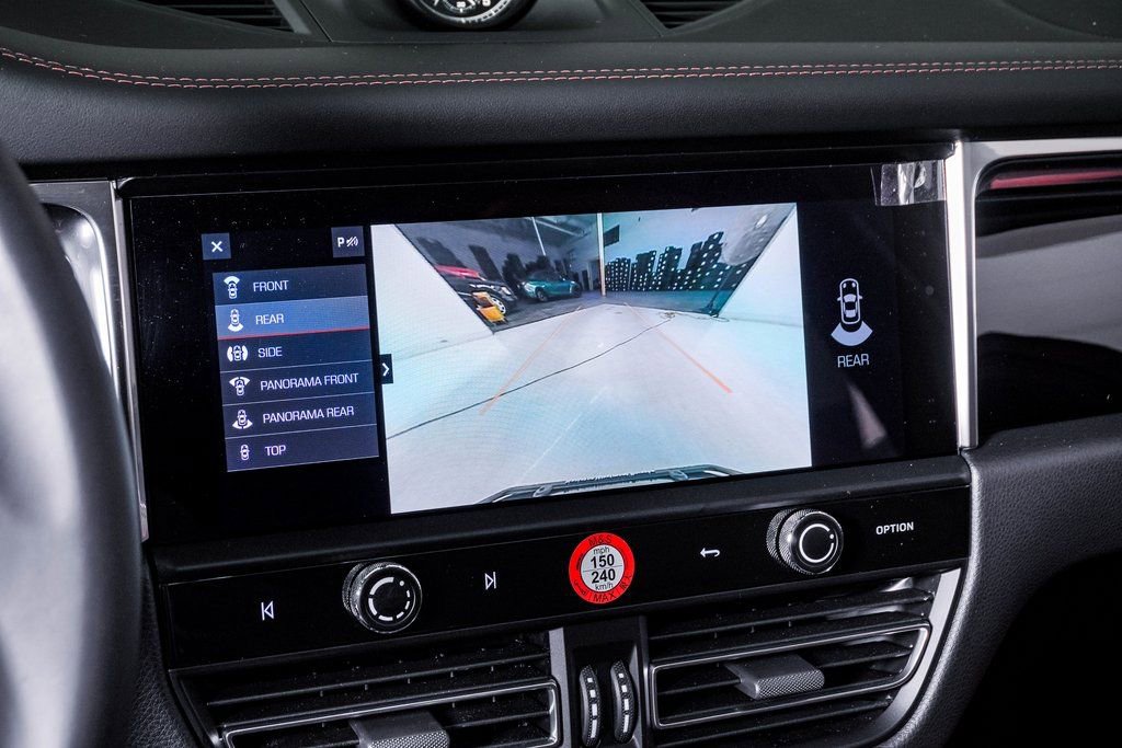 Certified 2025 Porsche Macan image 23